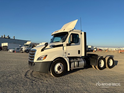 2019 Freightliner Cascadia 126 6x4 T/A Day Cab Truck Tractor