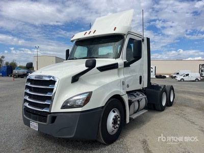 2019 Freightliner Cascadia 126 6x4 T/A Day Cab Truck Tractor
