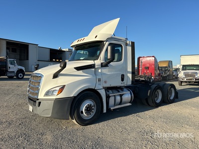 2018 Freightliner Cascadia 126 6x4 Cabeza Tractora Cabina Corta
