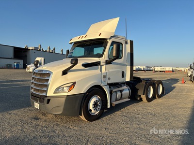 2018 Freightliner Cascadia 126 6x4 تراكتور شاحنة نهارية (ثنائية المحور)