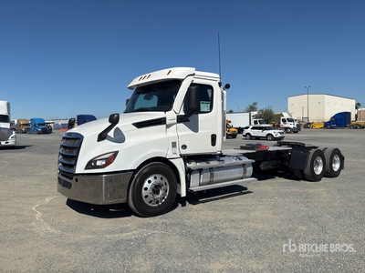 2021 Freightliner Cascadia 126 6x4 تراكتور شاحنة نهارية (ثنائية المحور)
