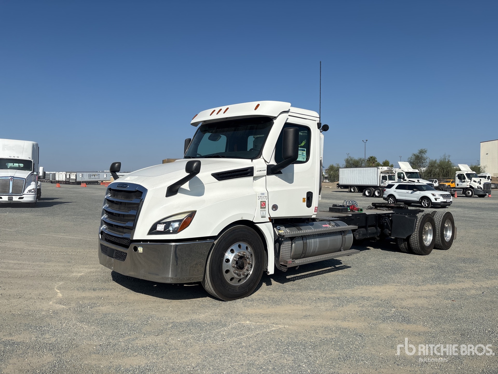 2021 Freightliner Cascadia 126 6x4 T/A Day Cab Truck Tractor