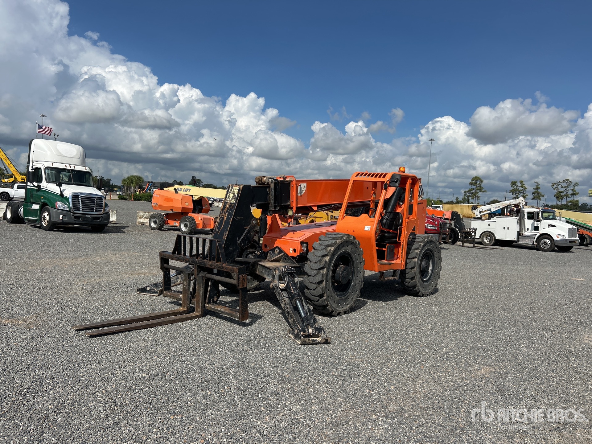 2019 SkyTrak 10042 Telehandler