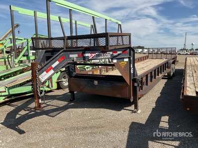 2008 Lamar 32 ft T/A Gooseneck Plant Trailer