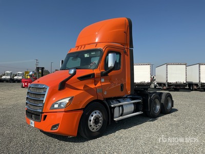 2019 Freightliner Cascadia 116 6x4 T/A Day Cab Truck Tractor