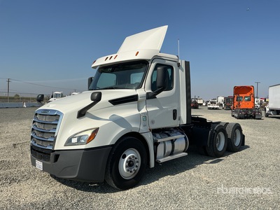 2018 Freightliner Cascadia 126 6x4 T/A Day Cab Truck Tractor