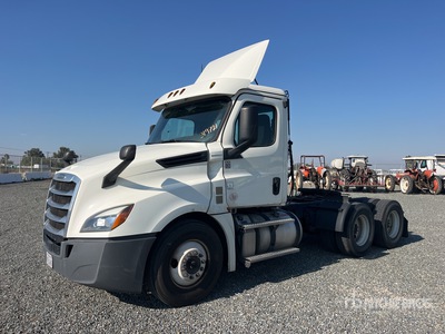 2018 Freightliner Cascadia 126 6x4 Cabeza Tractora Cabina Corta