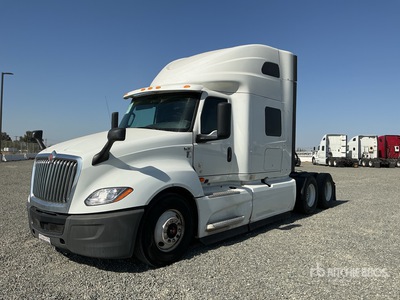 2019 International LT625 6x4 Cabeza Tractora Cabina Dormitorio