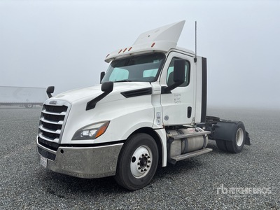 2020 Freightliner Cascadia 126 4x2 S/A Day Cab Truck Tractor