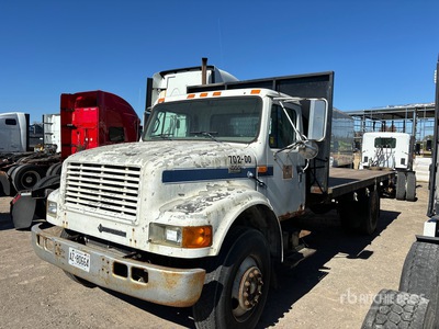 1999 International 4700 4x2 Flatbed Truck