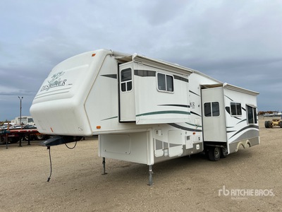 2005 Jayco Designer 31 ft T/A Travel Trailer