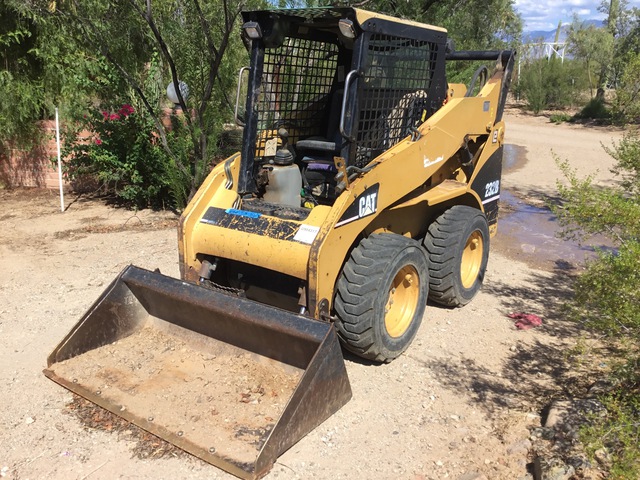 2004 Cat 232B Skid Steer Loader (Inoperable)