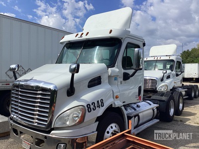 2012 Freightliner Cascadia 113 6x4 T/A Day Cab Truck Tractor