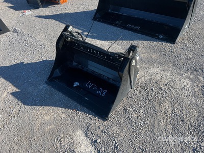 2025 GIYI GY-XKH39F 39 in Multi-Purpose Mini دلو للسكيد ستير (Unused)