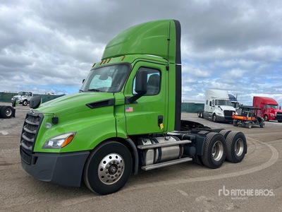 2019 Freightliner Cascadia 116 6x4 T/A Day Cab Truck Tractor
