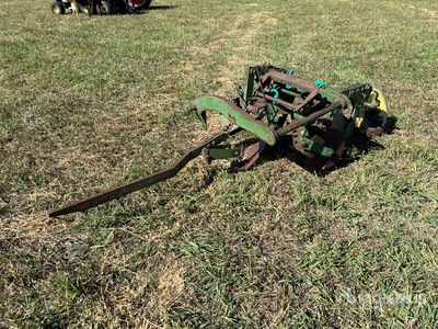John Deeer M2-12-14 2 Bottom Breaking Plow