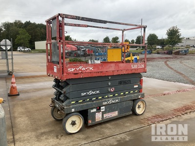 2016 Skyjack 3226 Electric Scissor Lift