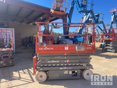 2016 Skyjack SJIII-3226 Electric Scissor Lift