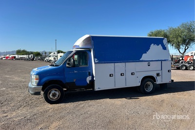 2013 Ford E-450 4x2 Utility Truck