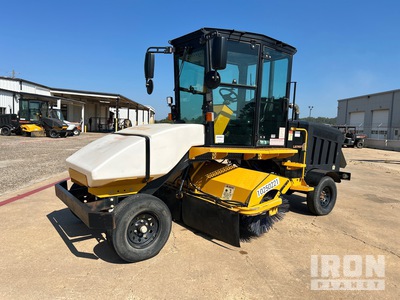 2018 Laymor SM450-ST Self-Propelled Broom