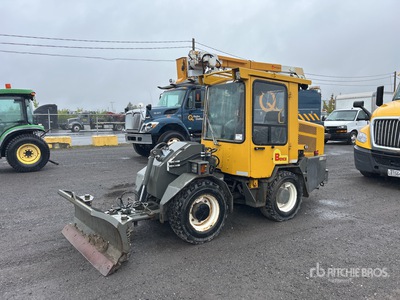 2008 Benco TU900 4x4 Sidewalk Plow