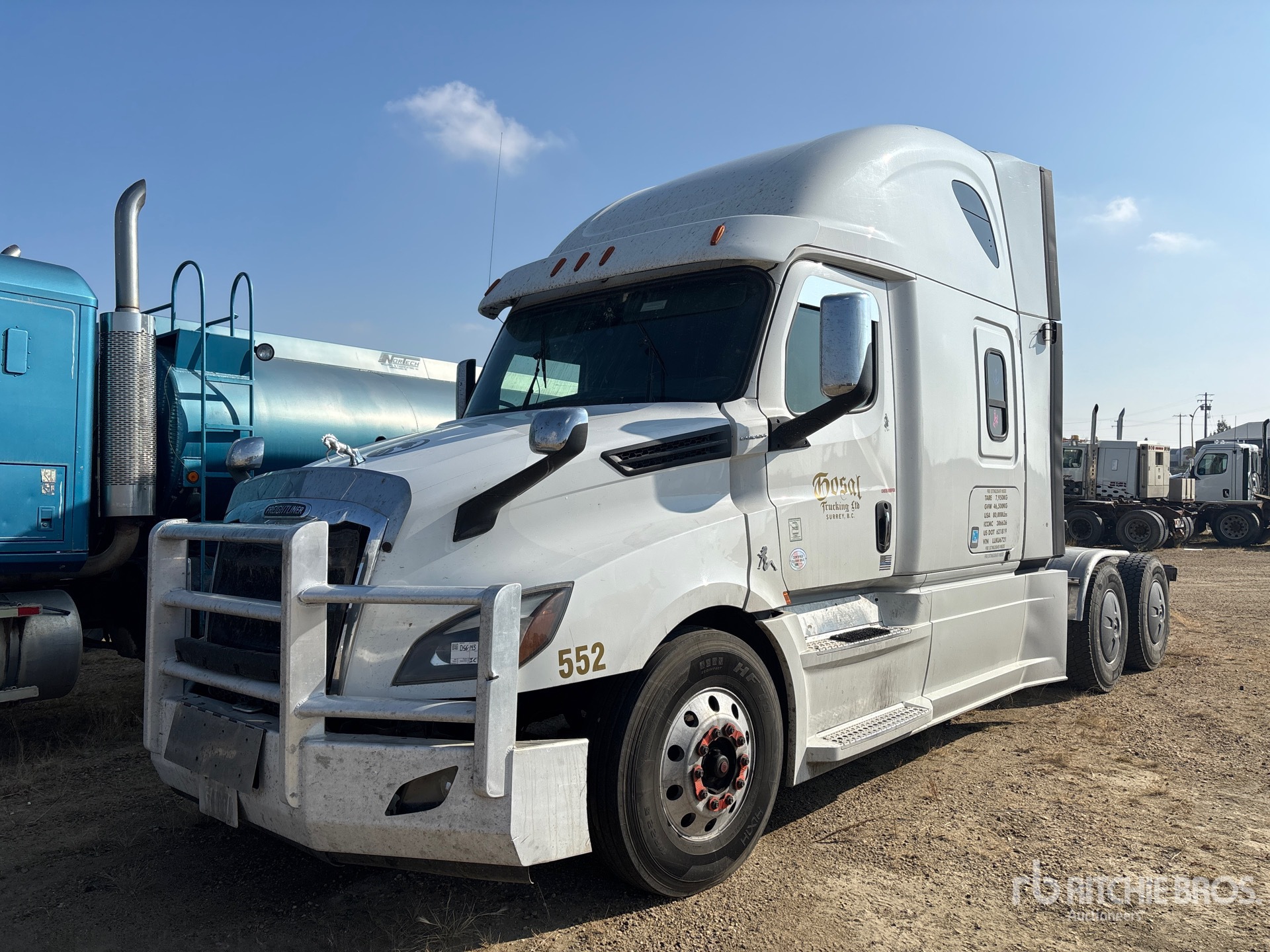 2020 Freightliner Cascadia 126 6x4 T/A Sleeper Truck Tractor