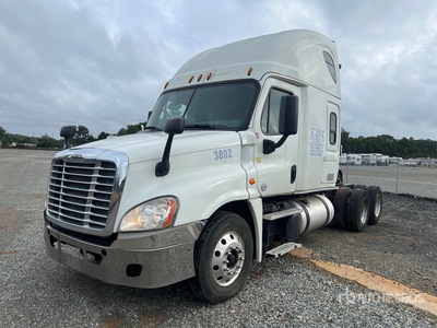 2015 Freightliner Cascadia 125 6x4 Ciągnik siodłowy T/A z kabiną sypialną