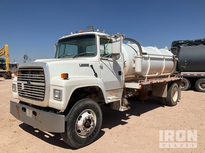 1996 Ford LN8000F 4x2 Vacuum Tanker Truck