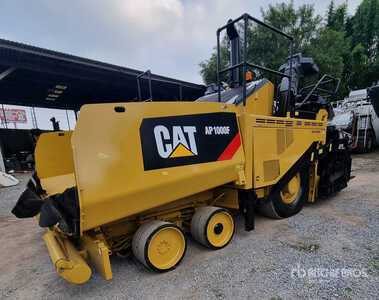 2015 Cat AP1000F Wheel Pavimentadora / راصف الأسفلت