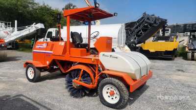 2013 Broce KR350 Barredora / Self-Propelled Broom