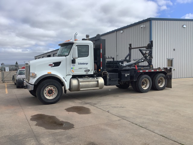 2020 Peterbilt 567 6x4 T/A Reel Truck