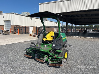 2012 John Deere 8800 Ride-On Greens Rasenmäher