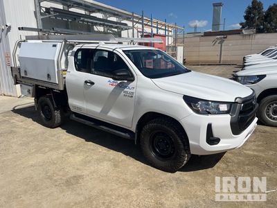 2022 Toyota Hilux 4x2 Extended Cab Pickup