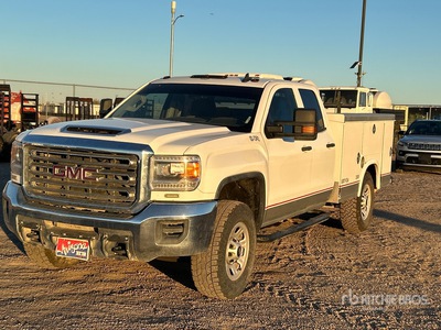 2018 GMC Sierra 3500HD 4x4 Extended Cab Utility Truck