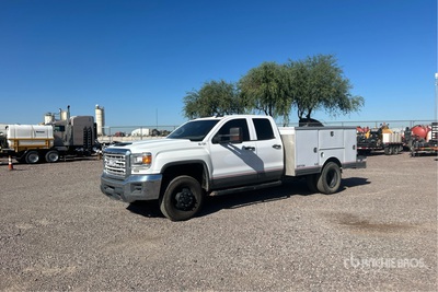 2018 GMC Sierra 3500HD 4x4 Extended Cab Utility Truck