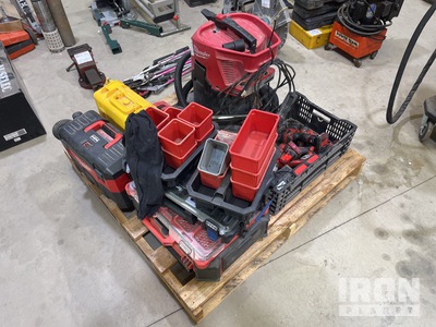 Quantity of Milwaukee Power Tools أدوات يدوية متنوعة