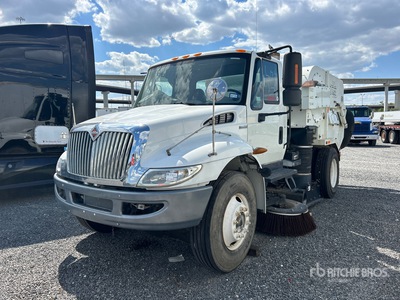 Tymco 600 on 2009 International 4300M7 Sweeper Truck (Inoperable)