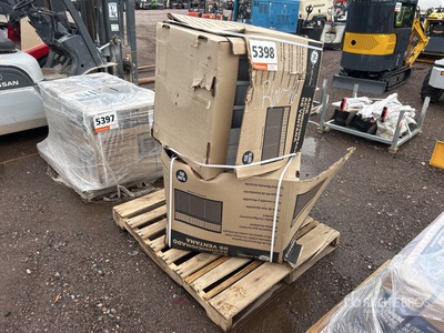 Quantity of (2) Window Air Conditioner w/ Heater & Remote その他 - 店舗 & 倉庫