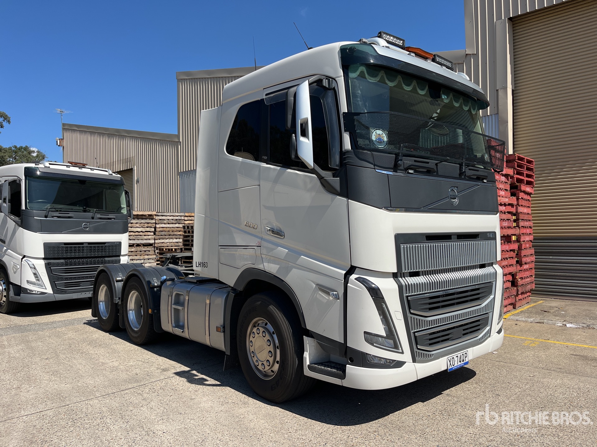 2023 Volvo FH16 6x4 T/A Sleeper Truck Tractor