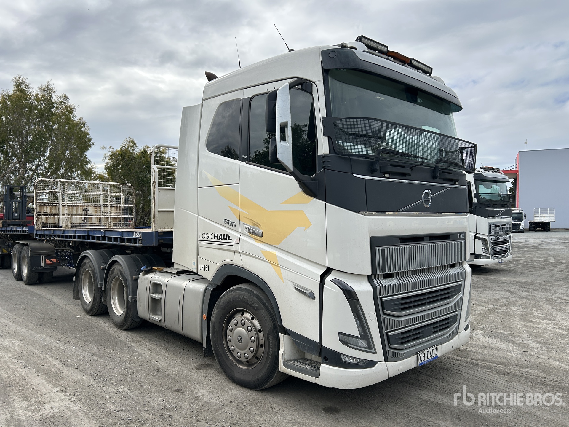 2022 Volvo FH16 6x4 T/A Sleeper Truck Tractor