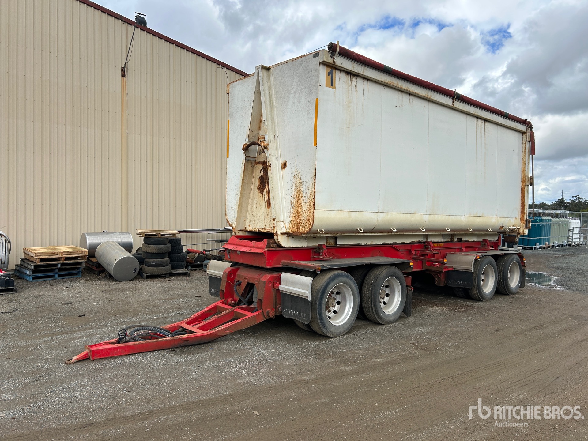 2021 Shephard Trailers Quad Dog Abrollanhänger