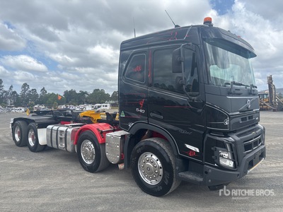 2022 Volvo FMX540 8x4 Twin-Steer Sleeper Hooklift Truck