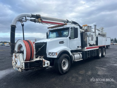 2007 Volvo VHD 6x4 Saugbagger-Lkw