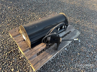 2025 GIYI GY-D3T CAT Tilting Excavator Bucket (Unused)