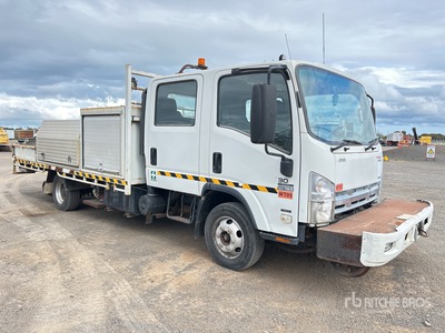 2011 Isuzu NPR300 4x2 Crew Cab Hi-Rail Ciężarówka z płaską platformą