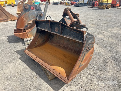 OZ 1500 mm Hydraulic Tilting Excavator Bucket - Fits Kobelco SK140LC-11
