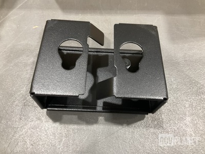 (16) APC NetShelter Mounting Brackets