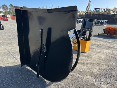 GIYI GY-ECA63 1350 mm Articulating Cahrgeuse débroussailleuse  (Unused)