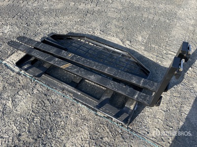 GIYI GY-DHC 1500 mm Skid Steer Forks (Unused)