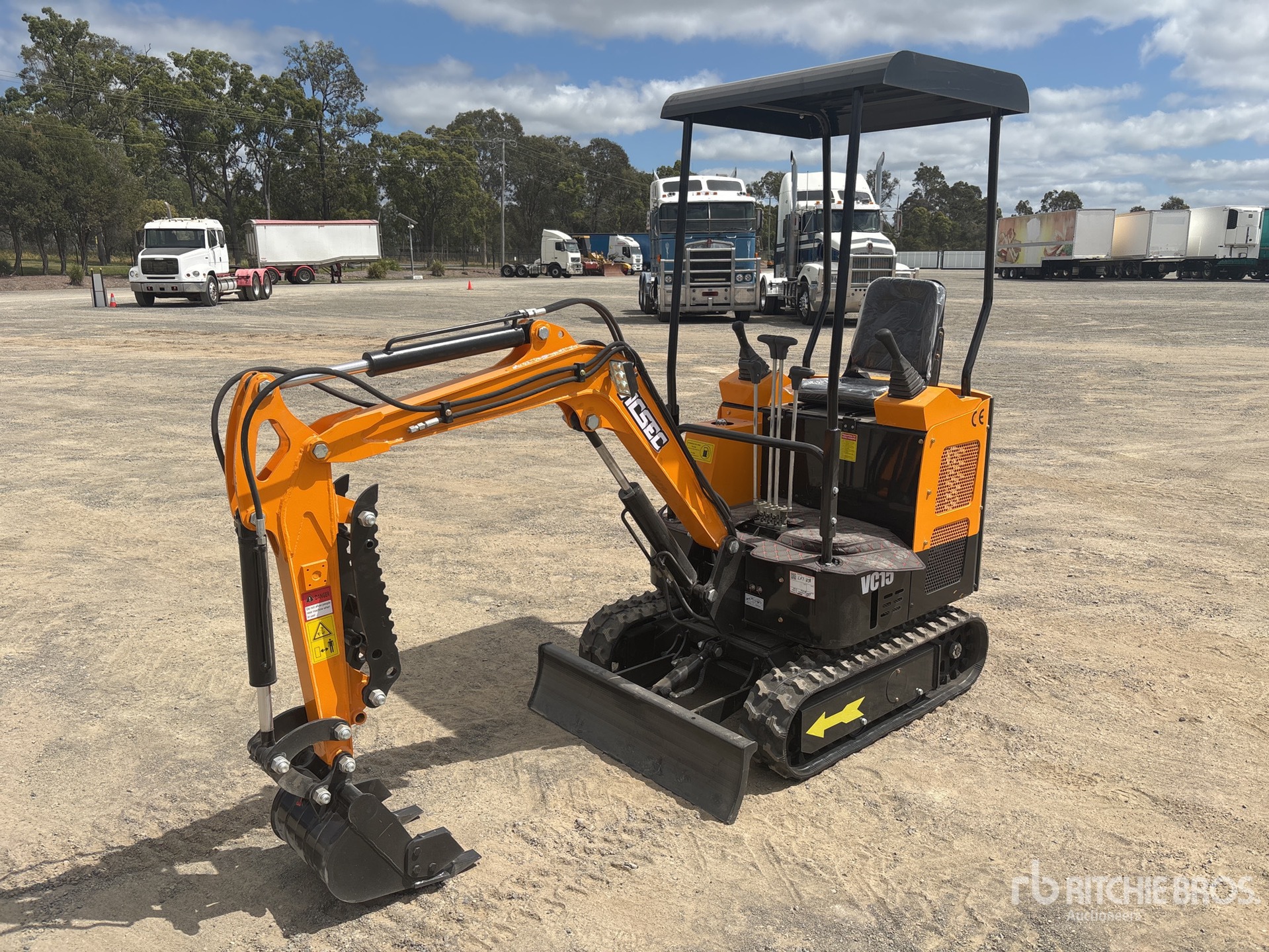 2025 VICSEC VC15J-Y を見 Mini Excavator (Unused)